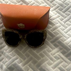 Tory Burch logo sunglasses brown/ivory color